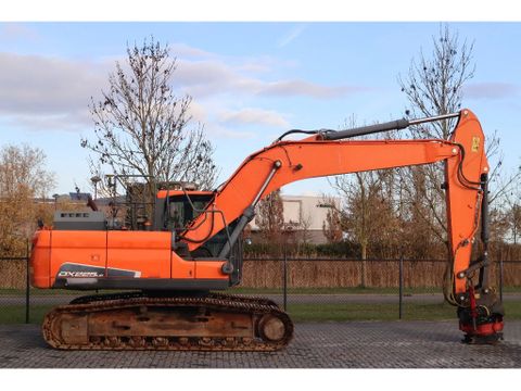 Doosan
DX 225 LC-5 | ROTOTILT | LEICA GPS | Hulleman Trucks [4]