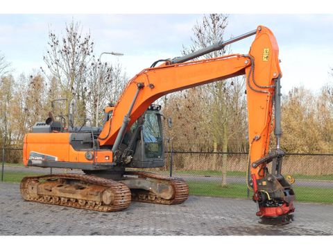 Doosan
DX 225 LC-5 | ROTOTILT | LEICA GPS | Hulleman Trucks [5]