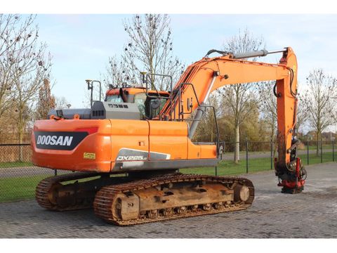 Doosan
DX 225 LC-5 | ROTOTILT | LEICA GPS | Hulleman Trucks [6]