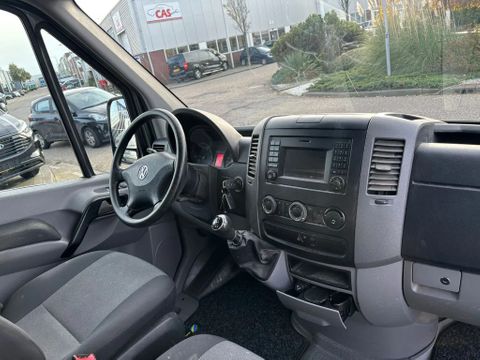 Volkswagen l2h2 140pk airco navi dub schuifdeur  impriaal trap trekhaak 67000km euro6 | Van Nierop BV [4]