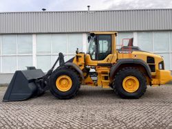 Volvo  L 120 H   2017    ce