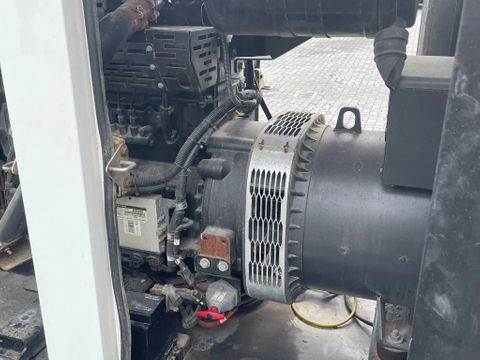 SDMO
R110C3 | 110 KVA | 400/230V | Hulleman Trucks [10]