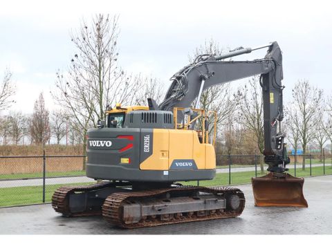 Volvo
ECR 235 EL | ROTOTILT | BUCKET | Hulleman Trucks [6]