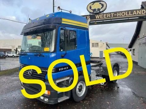 Mercedes-Benz LS 4x2 with Tipping hydraulics 3 Pedals SOLD - VENDU | CAB Trucks [1]