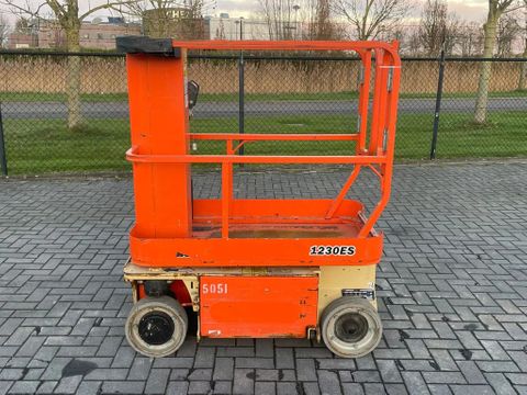 JLG
1230 ES | 5.6 METER | 230 KG | Hulleman Trucks [4]