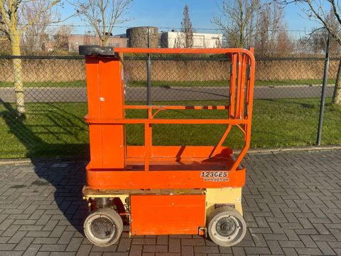 JLG
1230 ES | 5.6 METER | 230 KG | Hulleman Trucks [4]