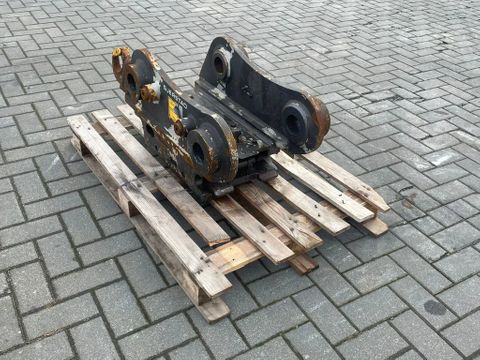 Gjerstad
G60 | KM60 | S60 | HYDRAULIC QUICK COUPLER | M318F | Hulleman Trucks [4]