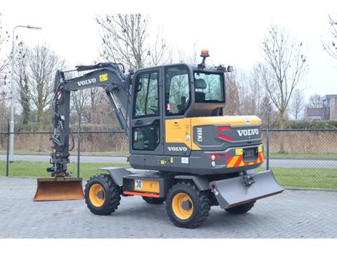 Volvo
EW 60 E | DEMO | 30 KM/H | ROTOTILT + GRIPPER | BUCKET | Hulleman Trucks [3]