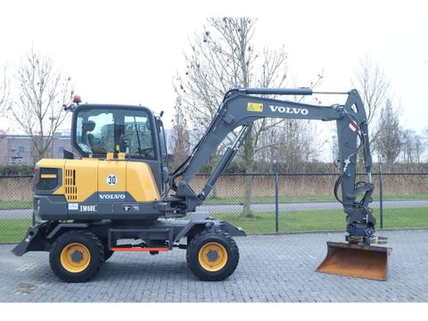 Volvo
EW 60 E | DEMO | 30 KM/H | ROTOTILT + GRIPPER | BUCKET | Hulleman Trucks [4]