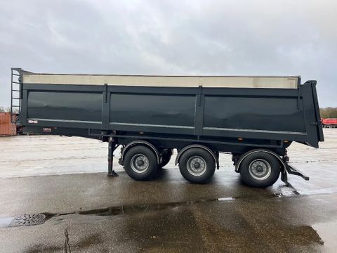 Bulthuis TATA 23 - voorzien van hydraulische milieukappen - 2 stuurassen, 1 liftas - SOLD - VENDU | CAB Trucks [17]