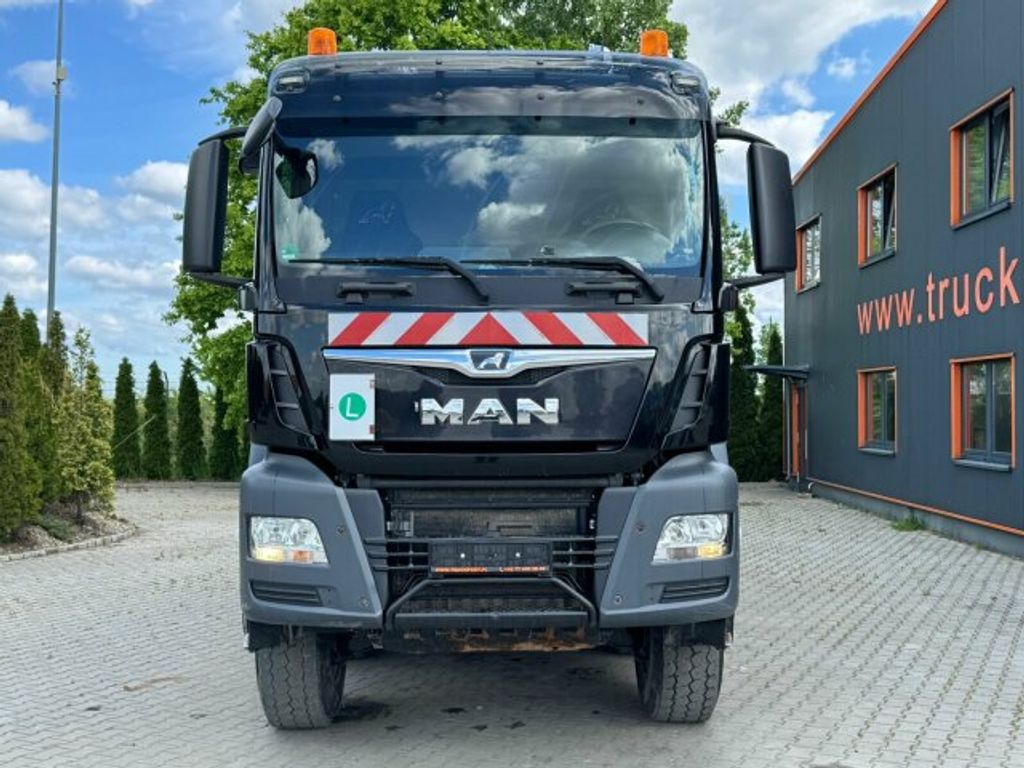 MAN  (3)