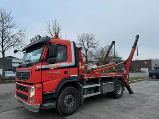 volvo-fm-330-4x2-hyva-lift-14t-remote-control-tuv-till-11-2025