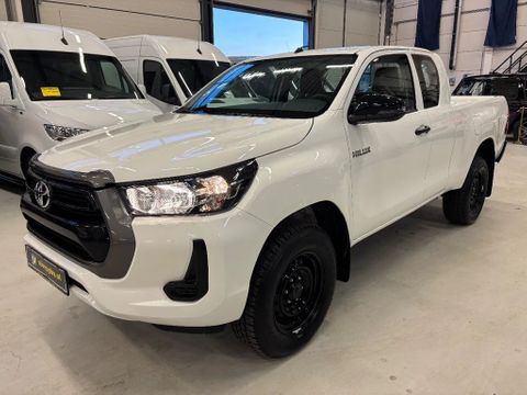 Toyota 2.4 D-4D Comfort 4x4 1.5Cab NIEUW 3500KG Trekgewicht BPM VRIJ 10 x op voorraad  38500 ex | Van Nierop BV [1]