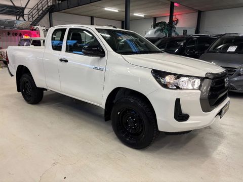 Toyota 2.4 D-4D Comfort 4x4 1.5Cab NIEUW 3500KG Trekgewicht BPM VRIJ 10 x op voorraad  38500 ex | Van Nierop BV [3]