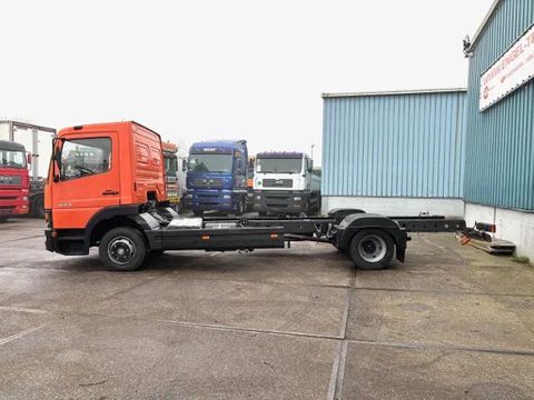 Mercedes-Benz 823L DAY CAB (6-CILINDER) 4x2 CHASSIS (MANUAL GEARBOX / SPER DIFFERENTIAL / 6-CILINDER ENGINE) | Engel Trucks B.V. [5]