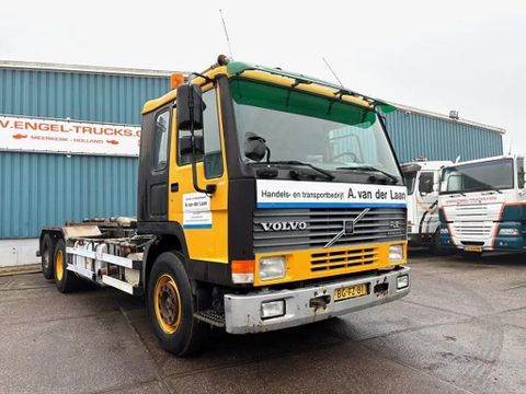 Volvo 6x2 A-RIDE (ORIGINAL DUTCH) HOOK-ARM CONTAINER SYSTEM (FULL STEEL SUSPENSION / REDUCTION AXLE / 10 TIRES / 8.000 KG. FRONT AXLE / AIRCONDITIONING) | Engel Trucks B.V. [2]