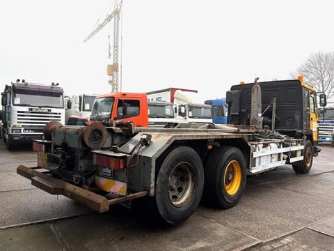 Volvo 6x2 A-RIDE (ORIGINAL DUTCH) HOOK-ARM CONTAINER SYSTEM (FULL STEEL SUSPENSION / REDUCTION AXLE / 10 TIRES / 8.000 KG. FRONT AXLE / AIRCONDITIONING) | Engel Trucks B.V. [3]