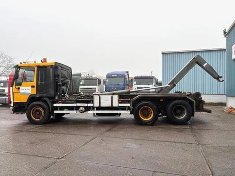 Volvo 6x2 A-RIDE (ORIGINAL DUTCH) HOOK-ARM CONTAINER SYSTEM (FULL STEEL SUSPENSION / REDUCTION AXLE / 10 TIRES / 8.000 KG. FRONT AXLE / AIRCONDITIONING) | Engel Trucks B.V. [5]