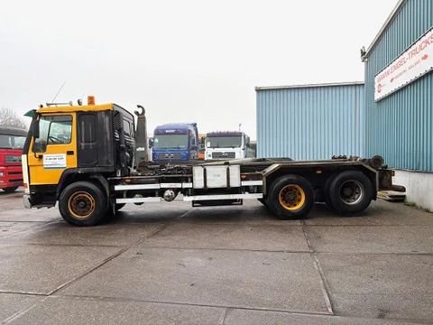 Volvo 6x2 A-RIDE (ORIGINAL DUTCH) HOOK-ARM CONTAINER SYSTEM (FULL STEEL SUSPENSION / REDUCTION AXLE / 10 TIRES / 8.000 KG. FRONT AXLE / AIRCONDITIONING) | Engel Trucks B.V. [9]