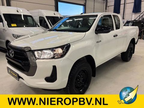 Toyota 2.4 D-4D Comfort 4x4 1.5Cab NIEUW 3500KG Trekgewicht BPM VRIJ 10 x op voorraad  €38.500 ex | Van Nierop BV [2]