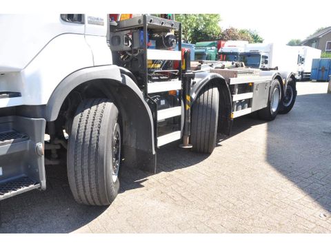 Renault LANDER 380 + HMF 2020 + HYVA HAAKARM 8X2 | Truckcentrum Meerkerk [25]