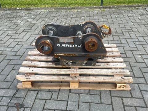 Gjerstad
G60 | KM60 | S60 | HYDRAULIC QUICK COUPLER | M318F | Hulleman Trucks [2]