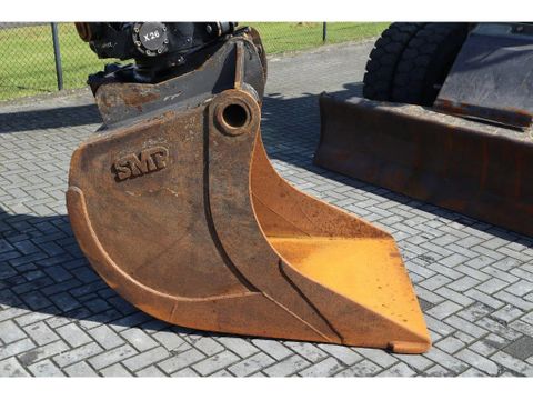 Volvo
EW 220 E | TILTROTATOR | BUCKET | 2-PIECE | BSS | Hulleman Trucks [9]