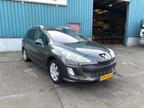 Peugeot SW 5-DOORS HATCHBACK / MPV (APK/TUV 01-2026 / 6 GEARS MANUAL GEARBOX / AIRCONDITIONING / PANORAMA / ELECTRIACAL PACKAGE / ETC.) | Engel Trucks B.V. [2]