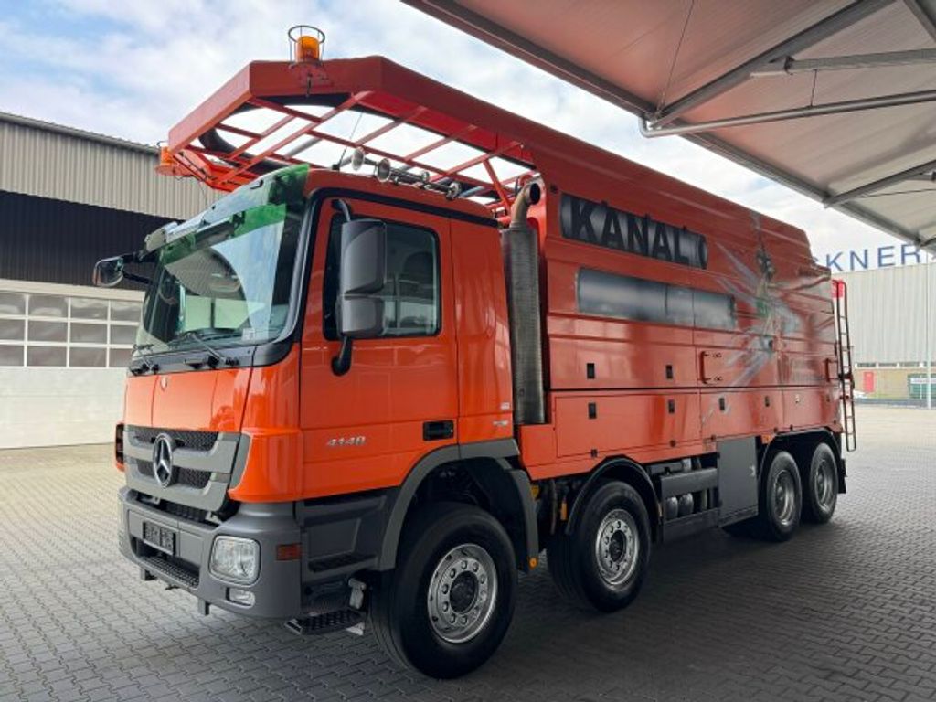 Mercedes-Benz  (2)