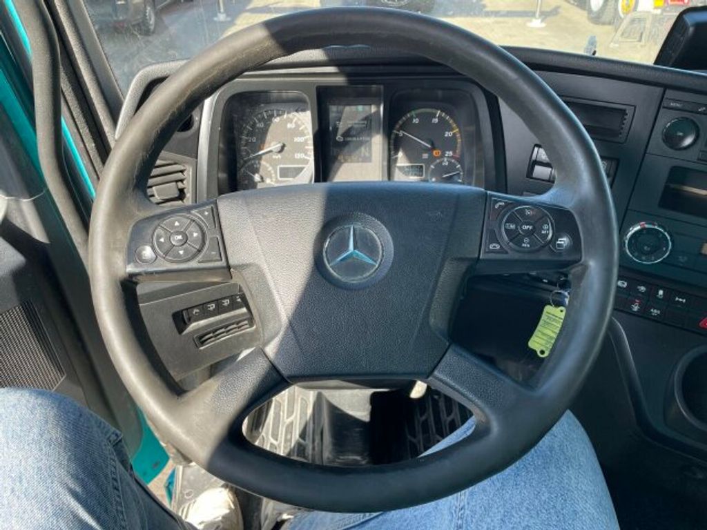 Mercedes-Benz  (15)