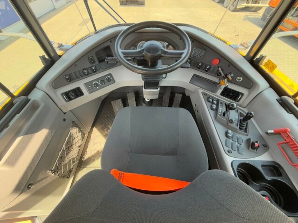 Volvo  (14)