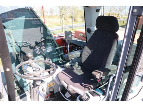 Atlas
160W | ENGCON | BUCKET | DOZERBLADE | 2-PIECE BOOM | Hulleman Trucks [17]