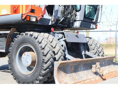 Atlas
160W | ENGCON | BUCKET | DOZERBLADE | 2-PIECE BOOM | Hulleman Trucks [8]