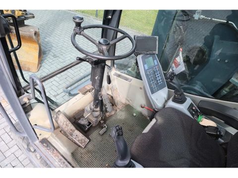 Atlas
160W | ROTOTILT | GRIPPER | BUCKET | DOZER BLADE | Hulleman Trucks [18]