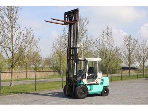 Mitsubishi
FD45K | FORK SPREADERS | SIDESHIFT | DUPLO | Hulleman Trucks [8]