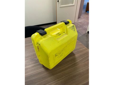 Leica
MCP80 | CGA60 | SCREEN AND ANTENNA | 3D | Hulleman Trucks [3]