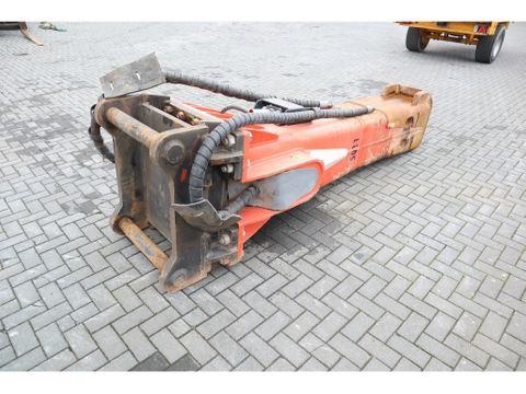 Rammer
5011 | HAMMER | S90 | 45 - 60 TON | Hulleman Trucks [4]