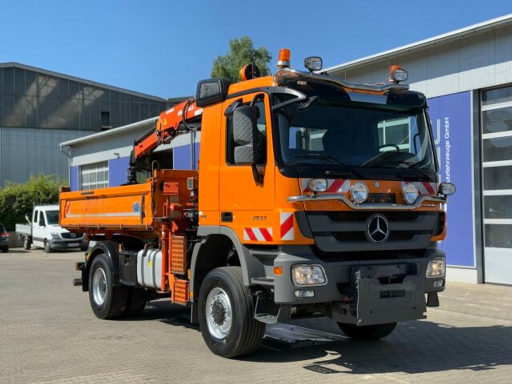 Mercedes-Benz  (1)