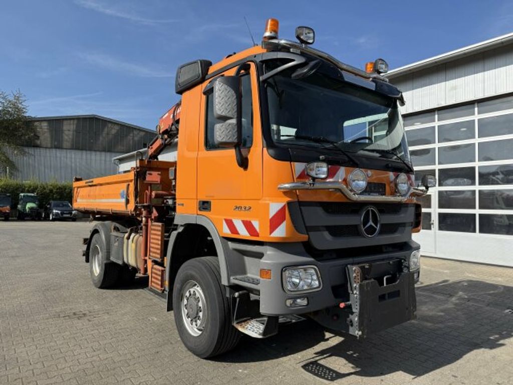 Mercedes-Benz  (1)