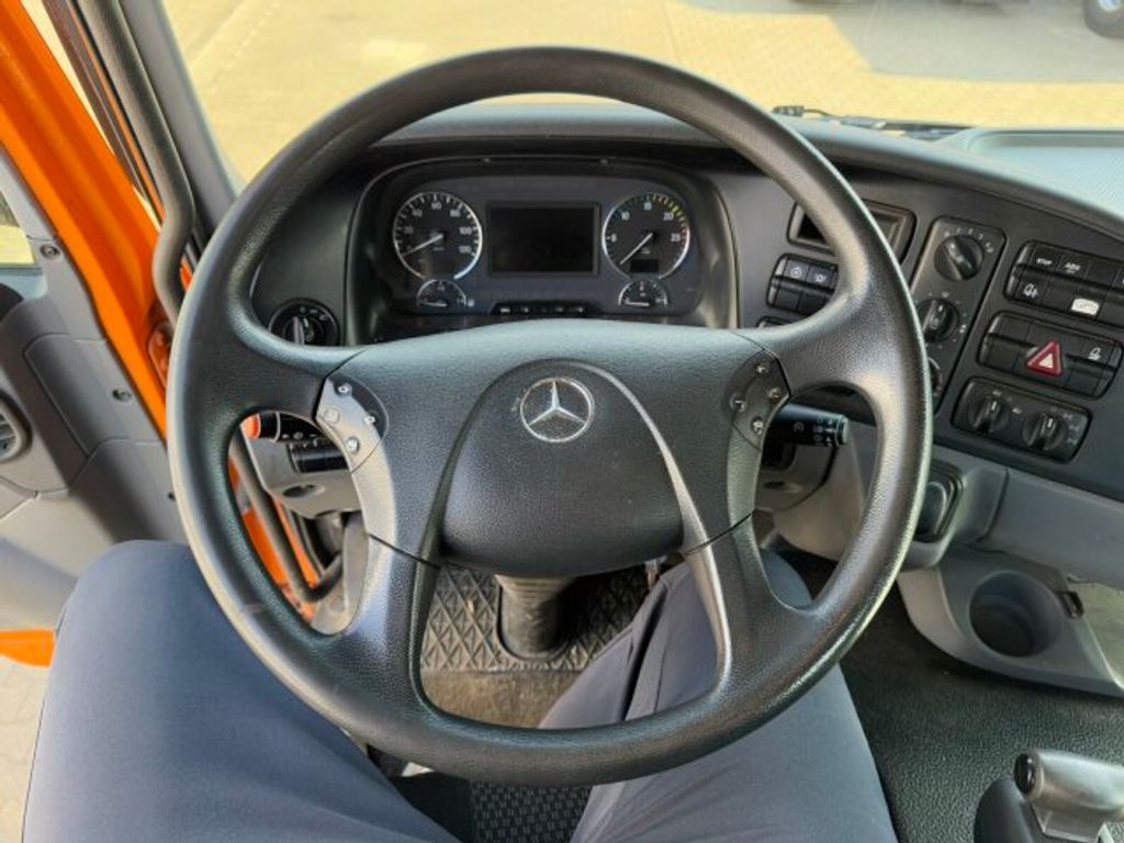 Mercedes-Benz  (8)