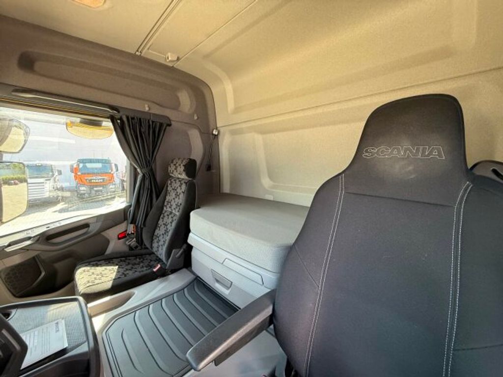 Scania  (8)