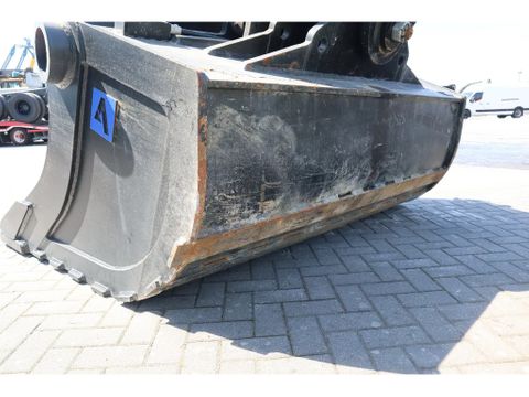 Agder
TILT BUCKET | GRADING BUCKET | S90 - G90 | 3000 L | Hulleman Trucks [9]