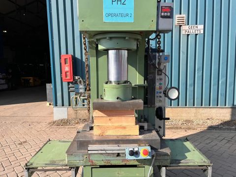 Hydro- Presses PH800   Press machines with capacity from 60 tons to 80 tons | Brabant AG Industrie [5]