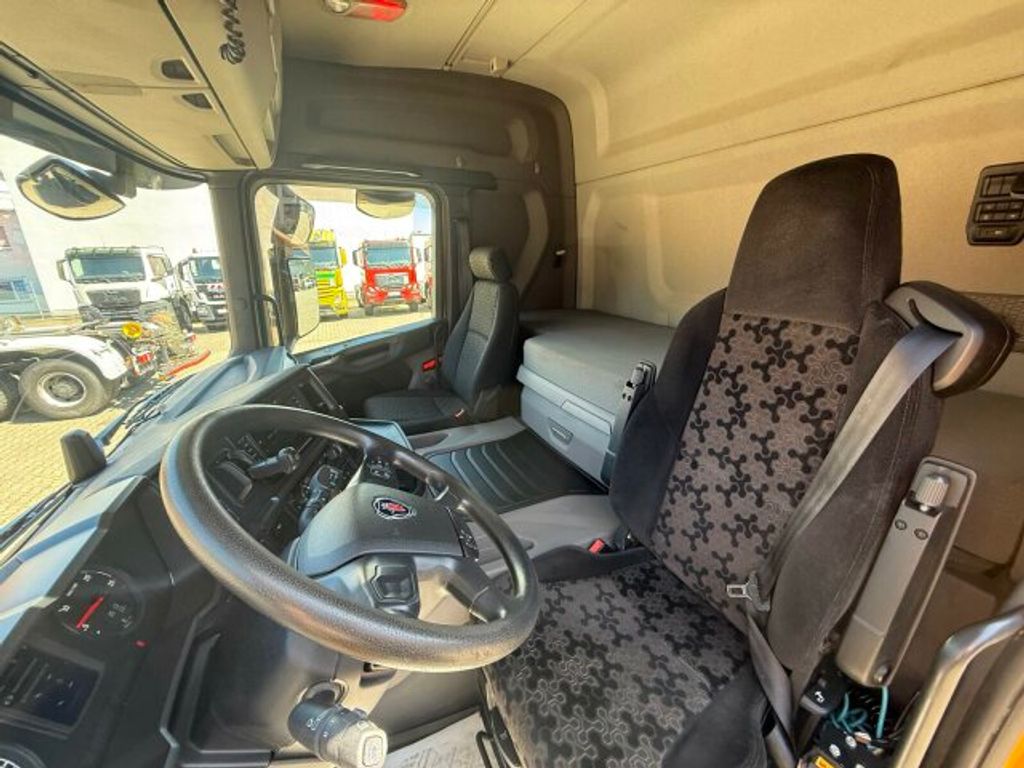 Scania  (8)