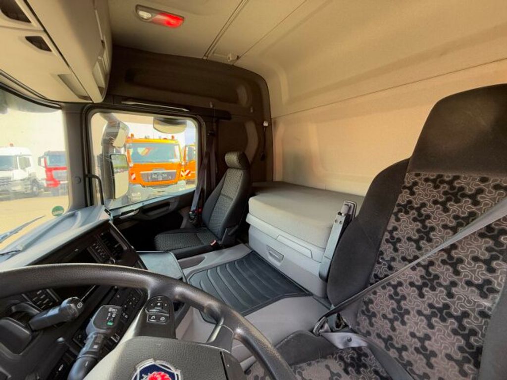 Scania  (8)