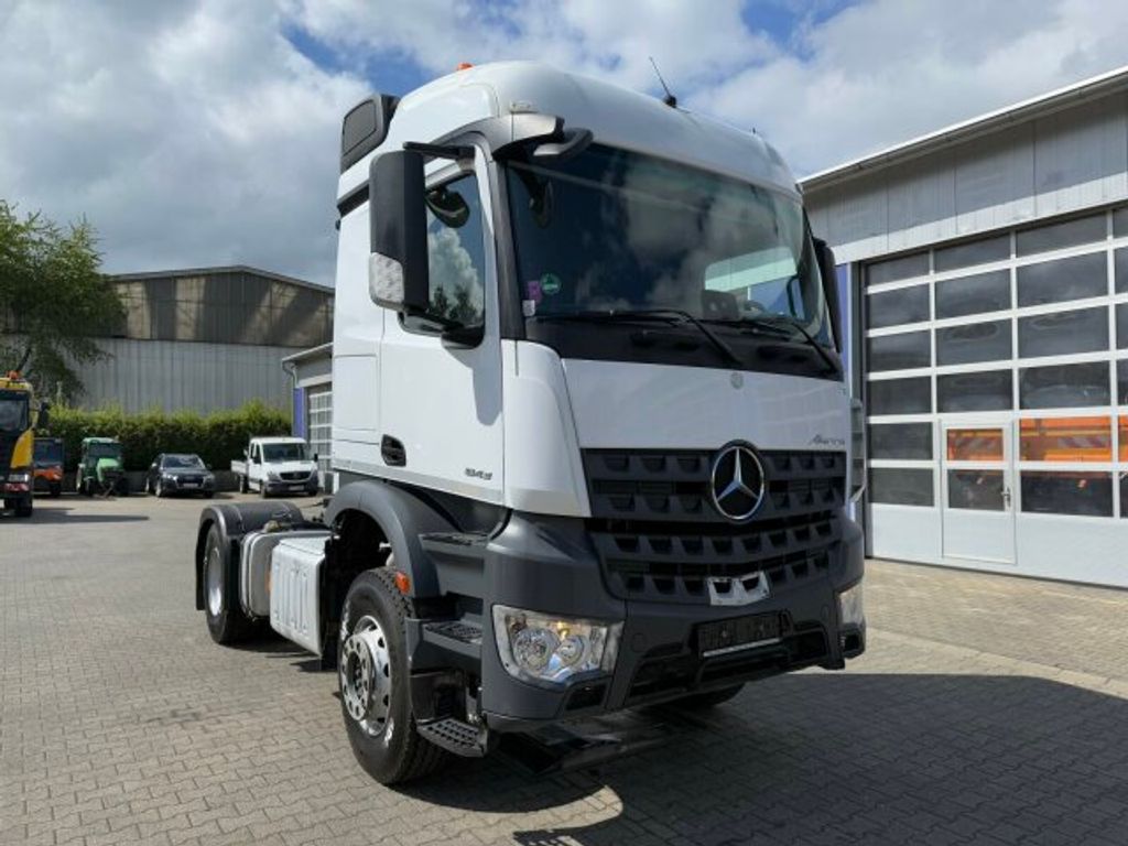 Mercedes-Benz  (1)