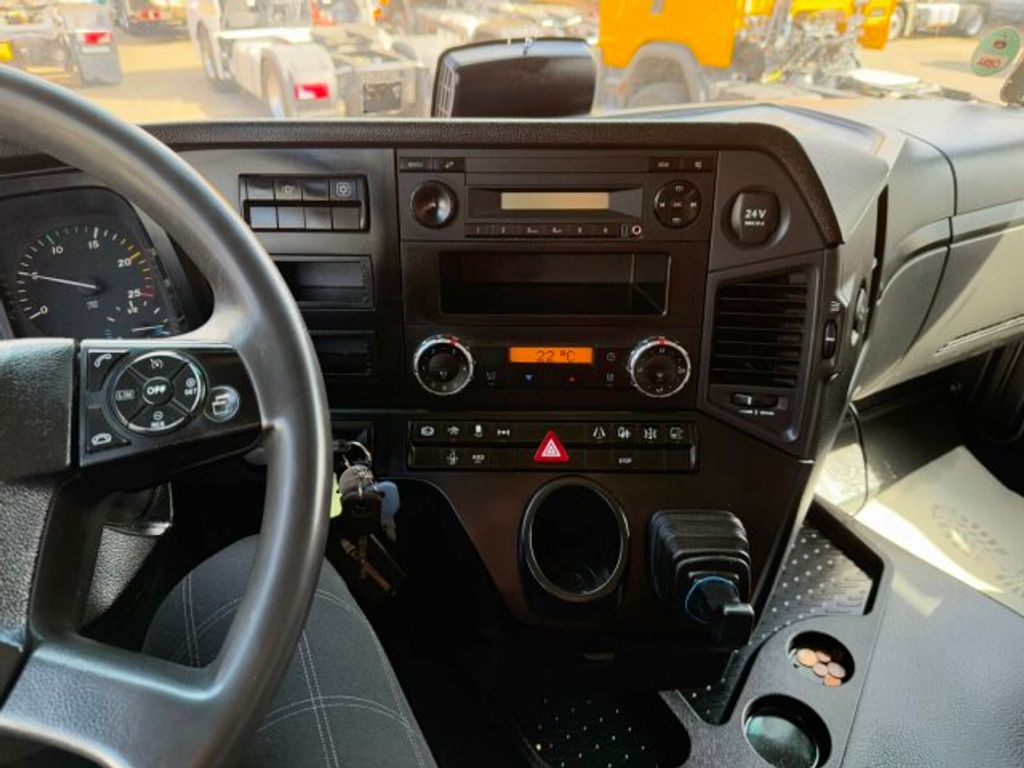 Mercedes-Benz  (11)