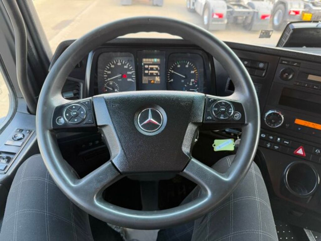 Mercedes-Benz  (9)