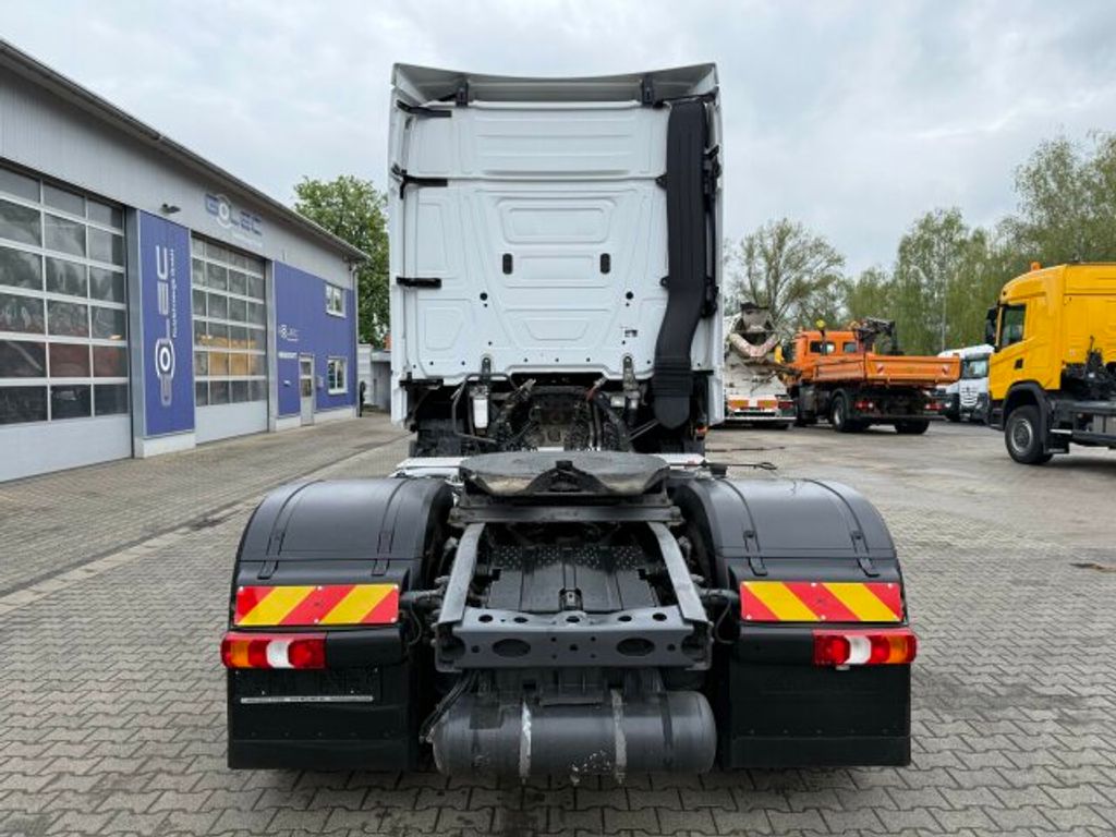 Mercedes-Benz  (4)