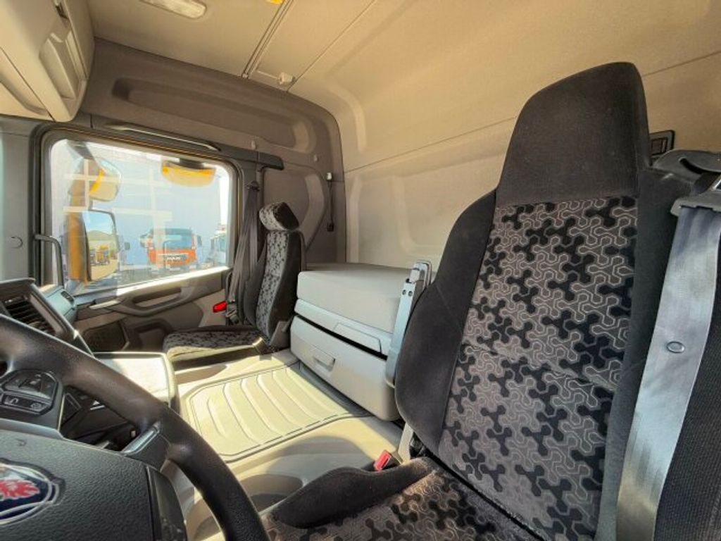 Scania  (8)